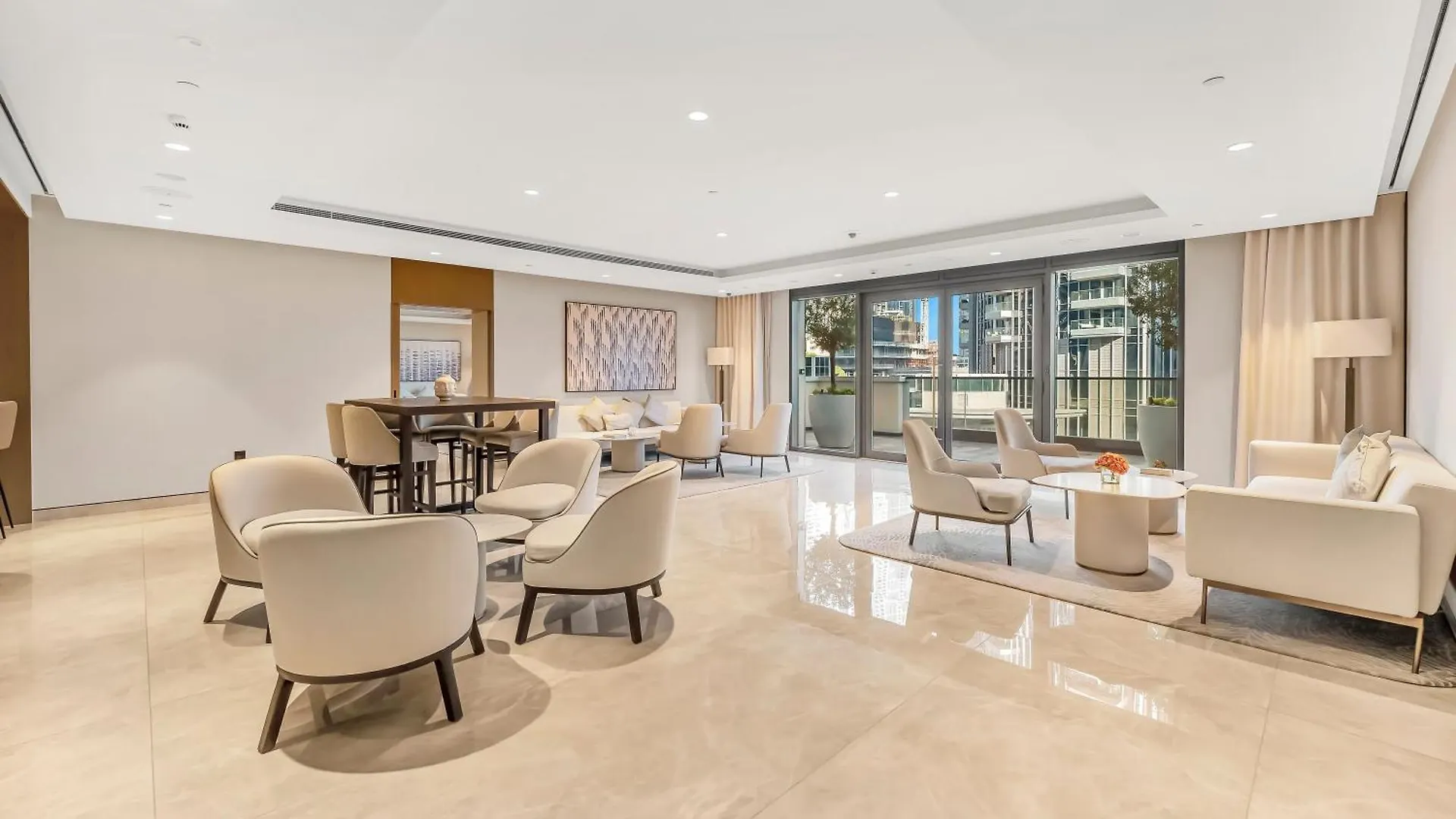 Luxurious & Spacious 2Br L Burj & Fountain Views L Walk To Dubai Mall L Pool L Gym Appartement