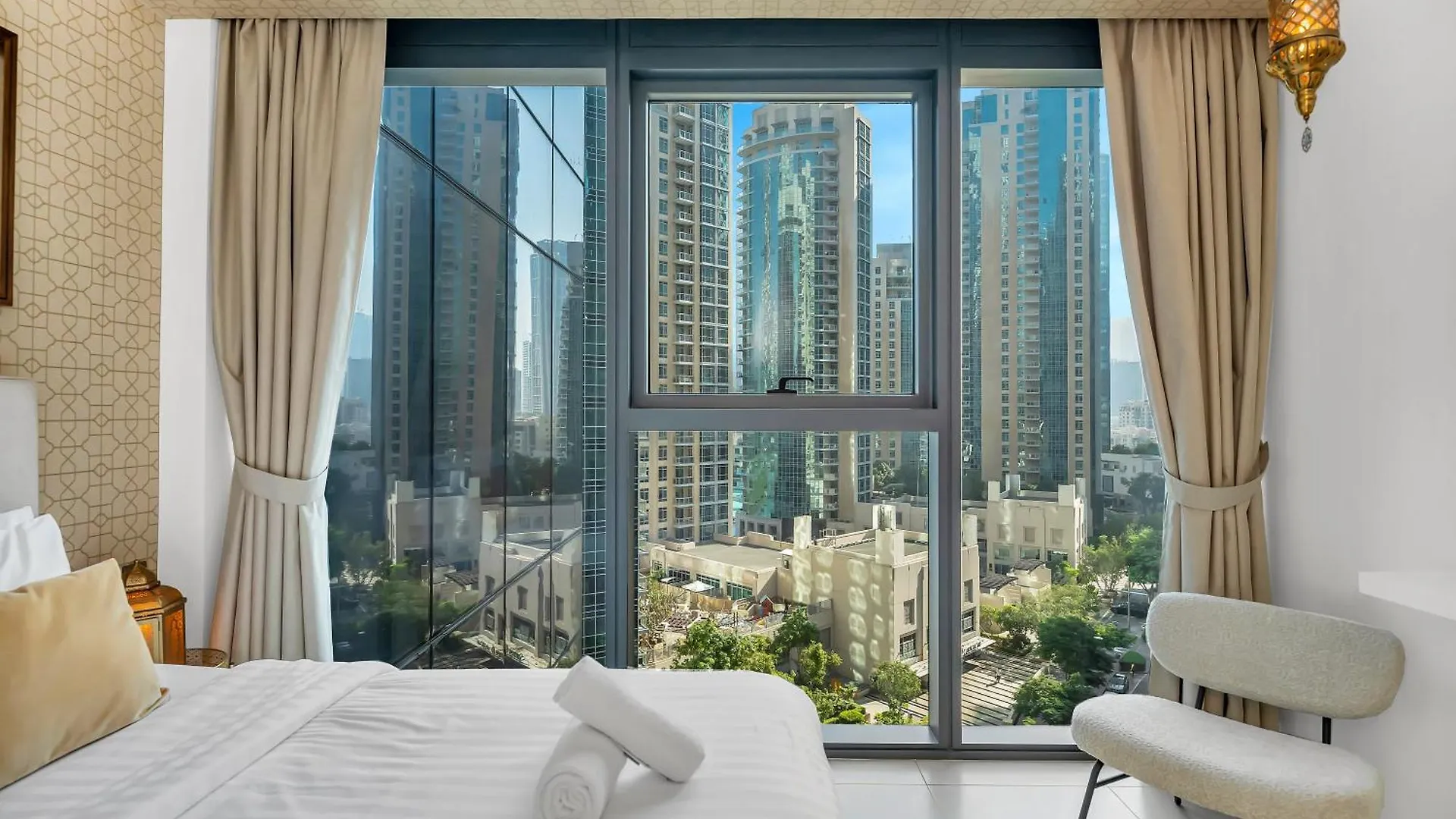 Luxurious & Spacious 2Br L Burj & Fountain Views L Walk To Dubai Mall L Pool L Gym